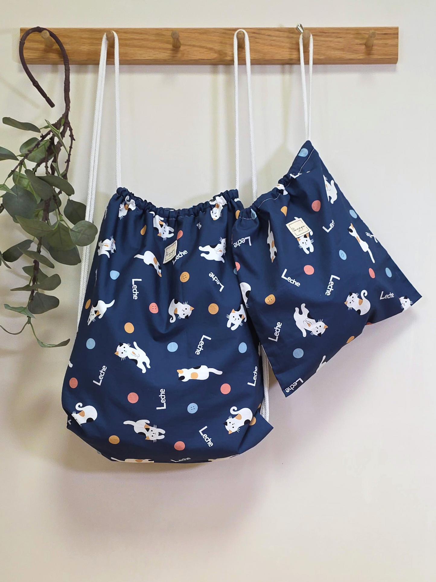 Dúo mochila muda y multiusos "GATITOS"