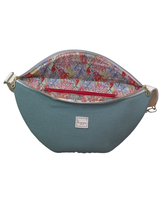 Riñonera grande SAVAGE LINE modelo Chloe en tejido waffle verde con forro estampado de algodón y bolsillo interior
