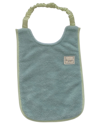 Babero SAVAGE LINE de rizo de bambú verde menta con elástico ajustable estilo Montessori para bebés de 6 a 12 meses