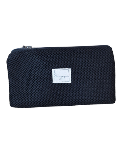 Monedero Daissy Doble de SAVAGE LINE en color negro con exterior de malla 3D y etiqueta de marca frontal