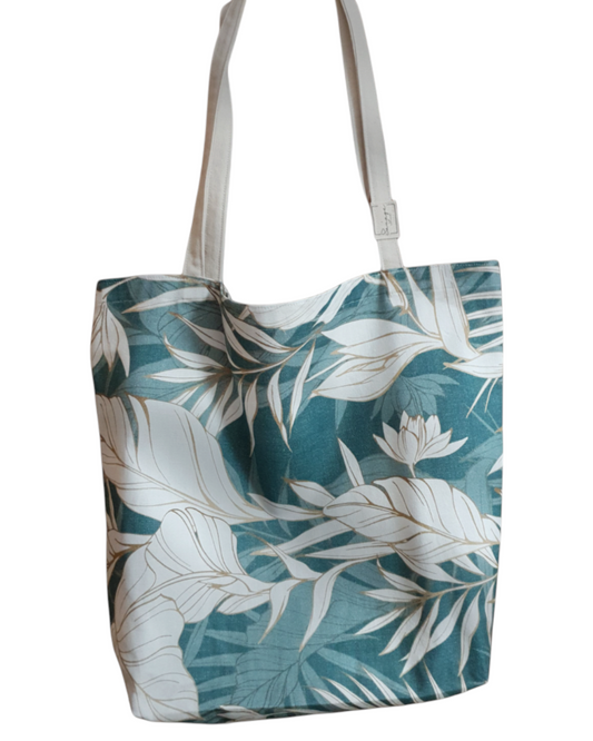 Tote bag artesanal SAVAGE LINE modelo Musa paradise en loneta de algodón con estampado de hojas tropicales verdes