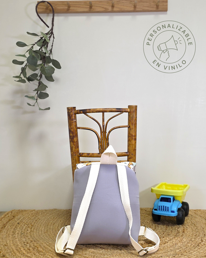 Mochila infantil SAVAGE LINE Candy en tejido gris con correas ajustables, ideal para guardería y preescolar.