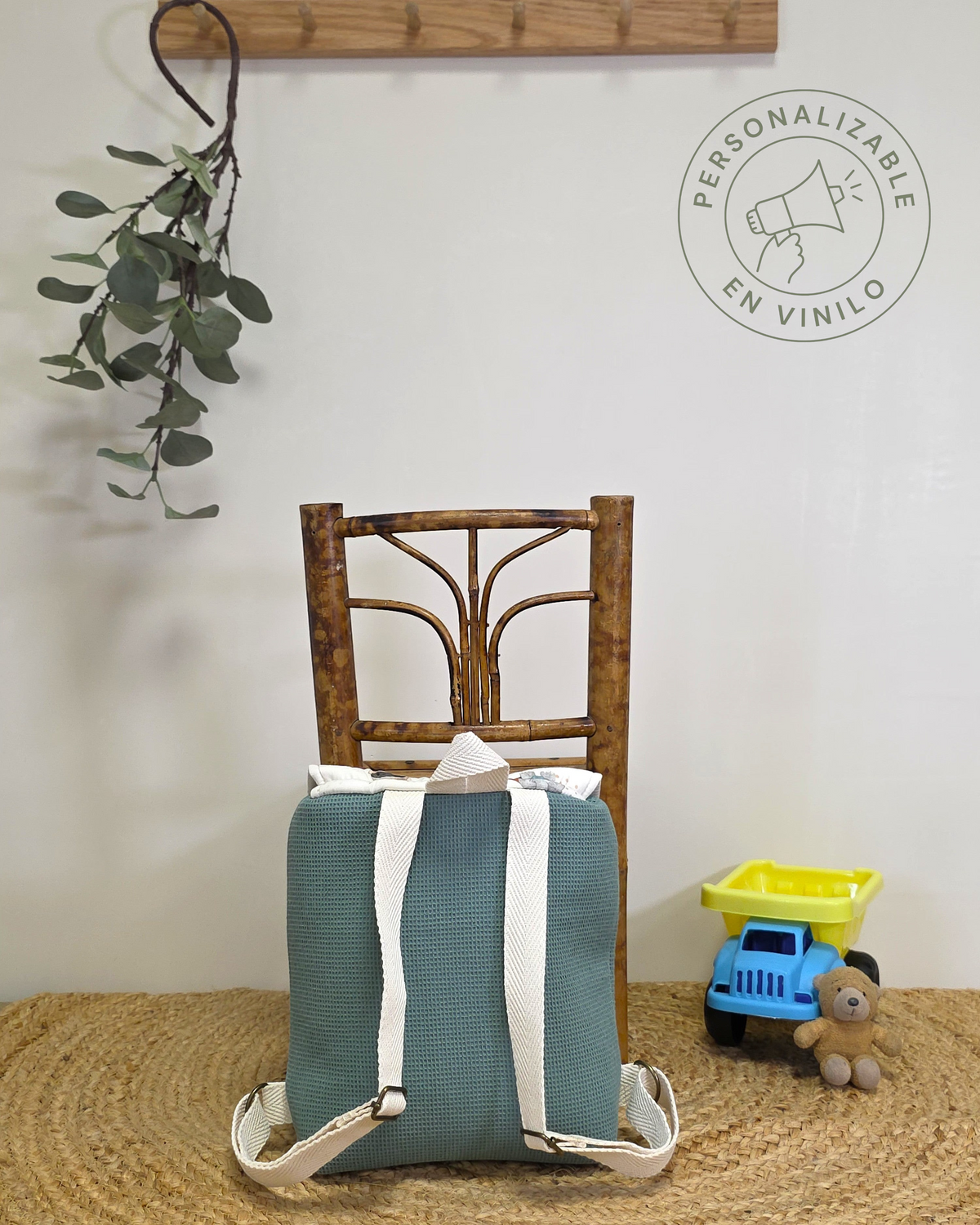 Mochila infantil SAVAGE LINE Candy en tejido waffle verde con correas ajustables, ideal para guardería.