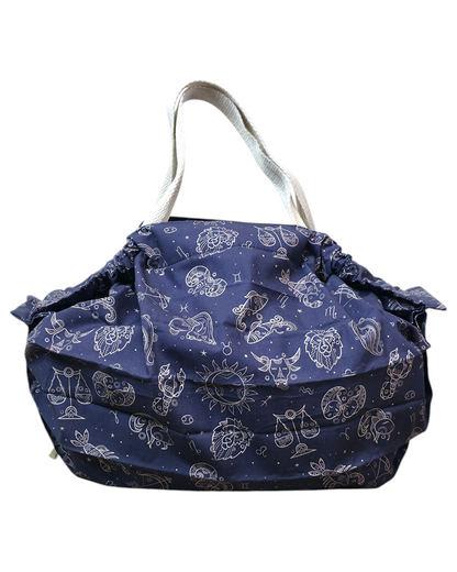 Bolsa plegable SAVAGE LINE estilo japonés en azul marino con estampado de astros y asas de algodón resistentes