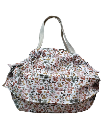 Bolsa plegable artesanal SAVAGE LINE de popelín con estampado floral otoñal y asas de algodón en tonos suaves