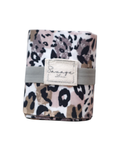 Bolsa plegable artesanal SAVAGE LINE estilo japonés con estampado de leopardo en popelín, talla S plegada