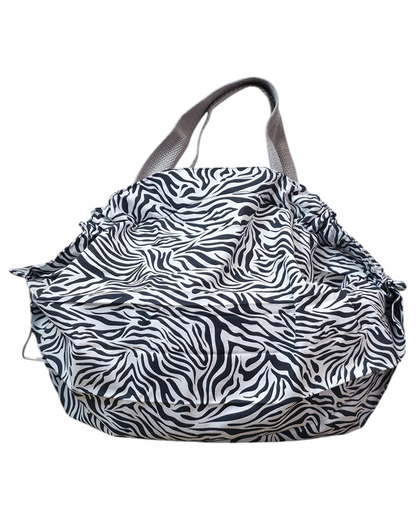 Bolsa plegable artesanal SAVAGE LINE estilo japonés con estampado de cebra en popelín blanco y negro y asas de algodón
