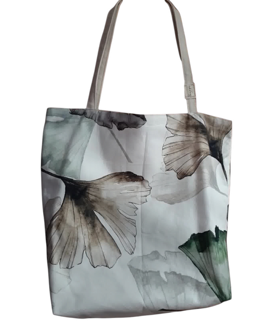 Tote bag artesanal SAVAGE LINE de loneta de algodón con estampado botánico de hojas de ginkgo en tonos verdes y ocres